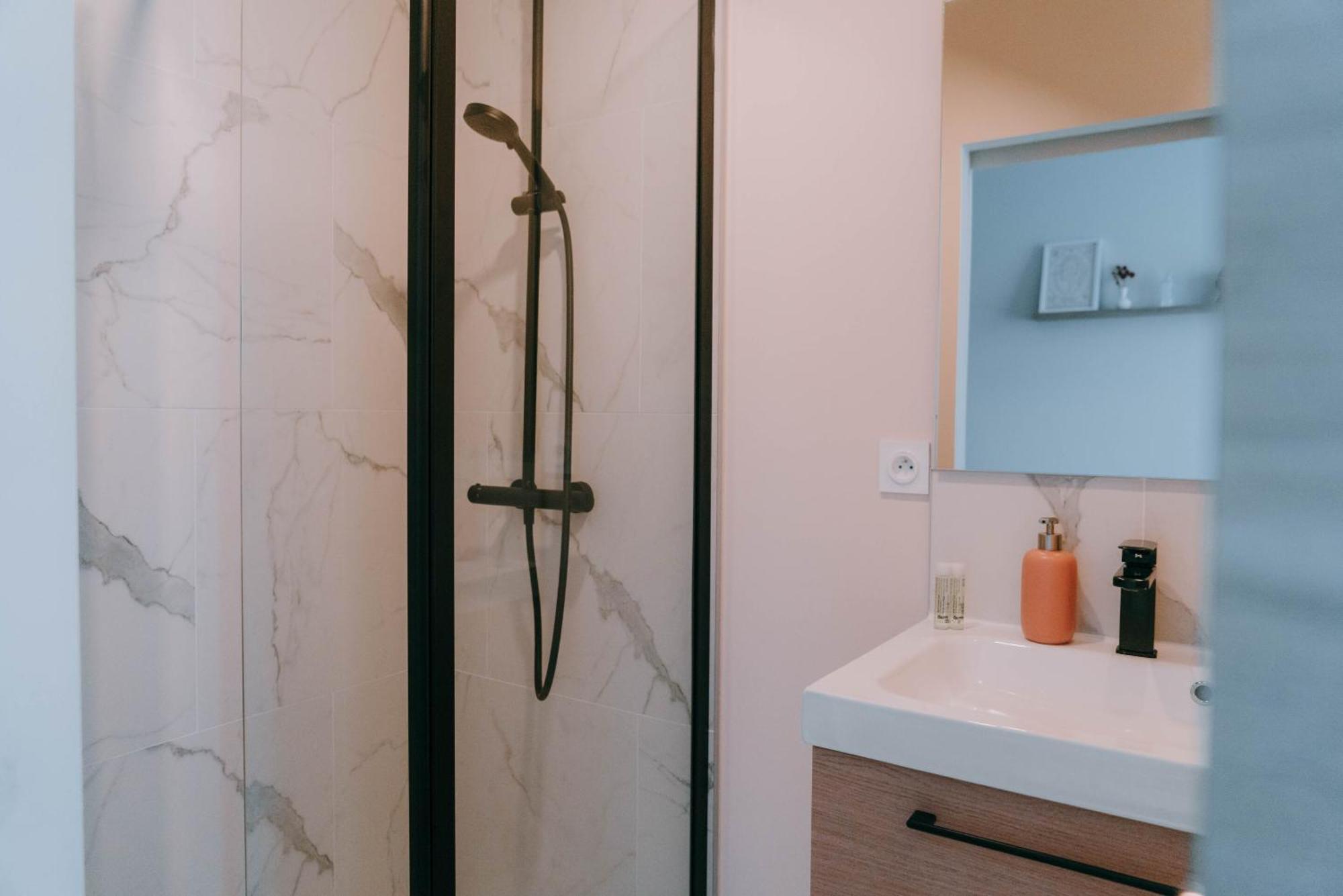 Apparts' Rennes Bnb Solferino -Centre Gare Ruang foto